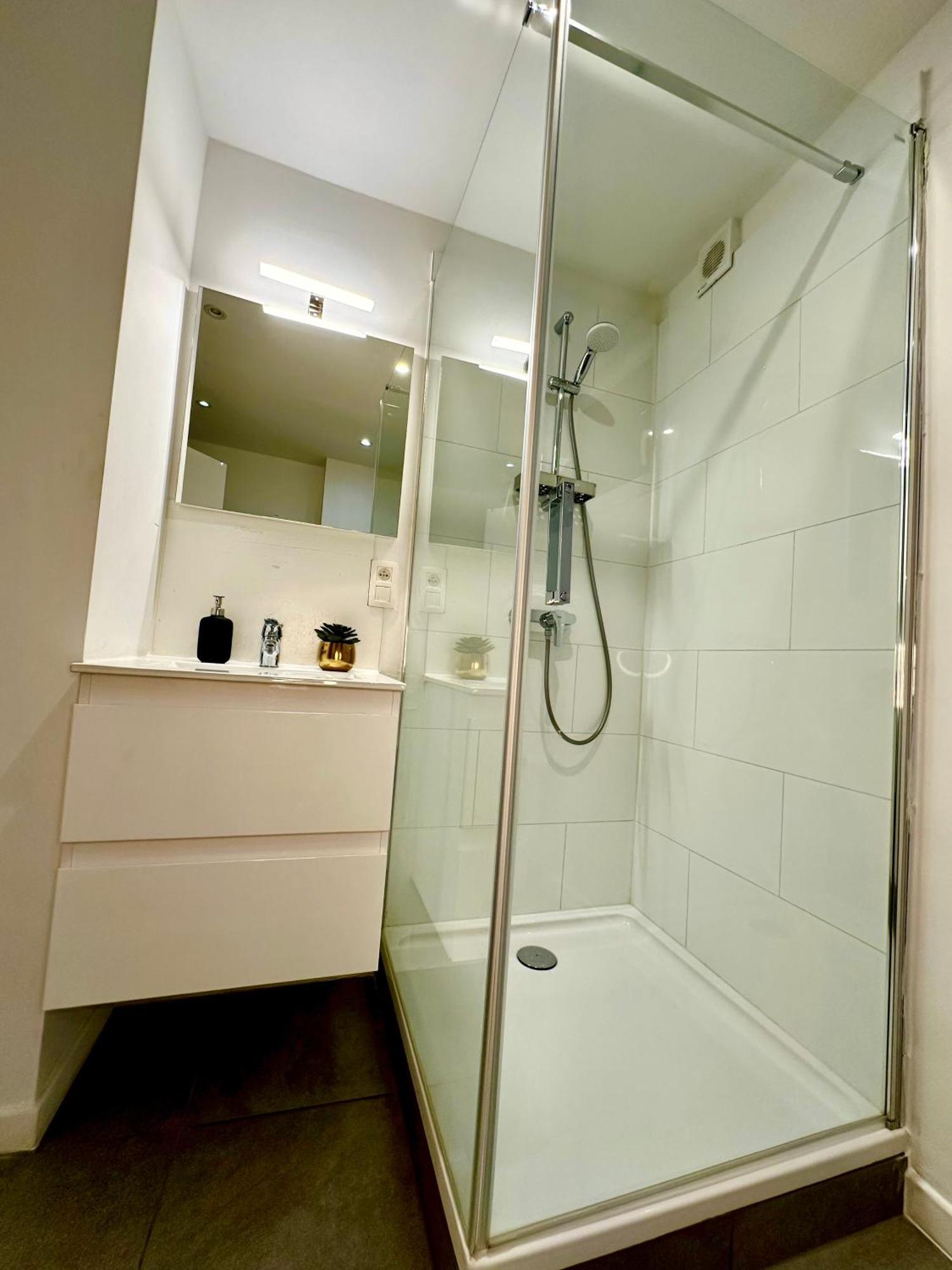 Luxury Suites Mons By Rikas Hotels 외부 사진