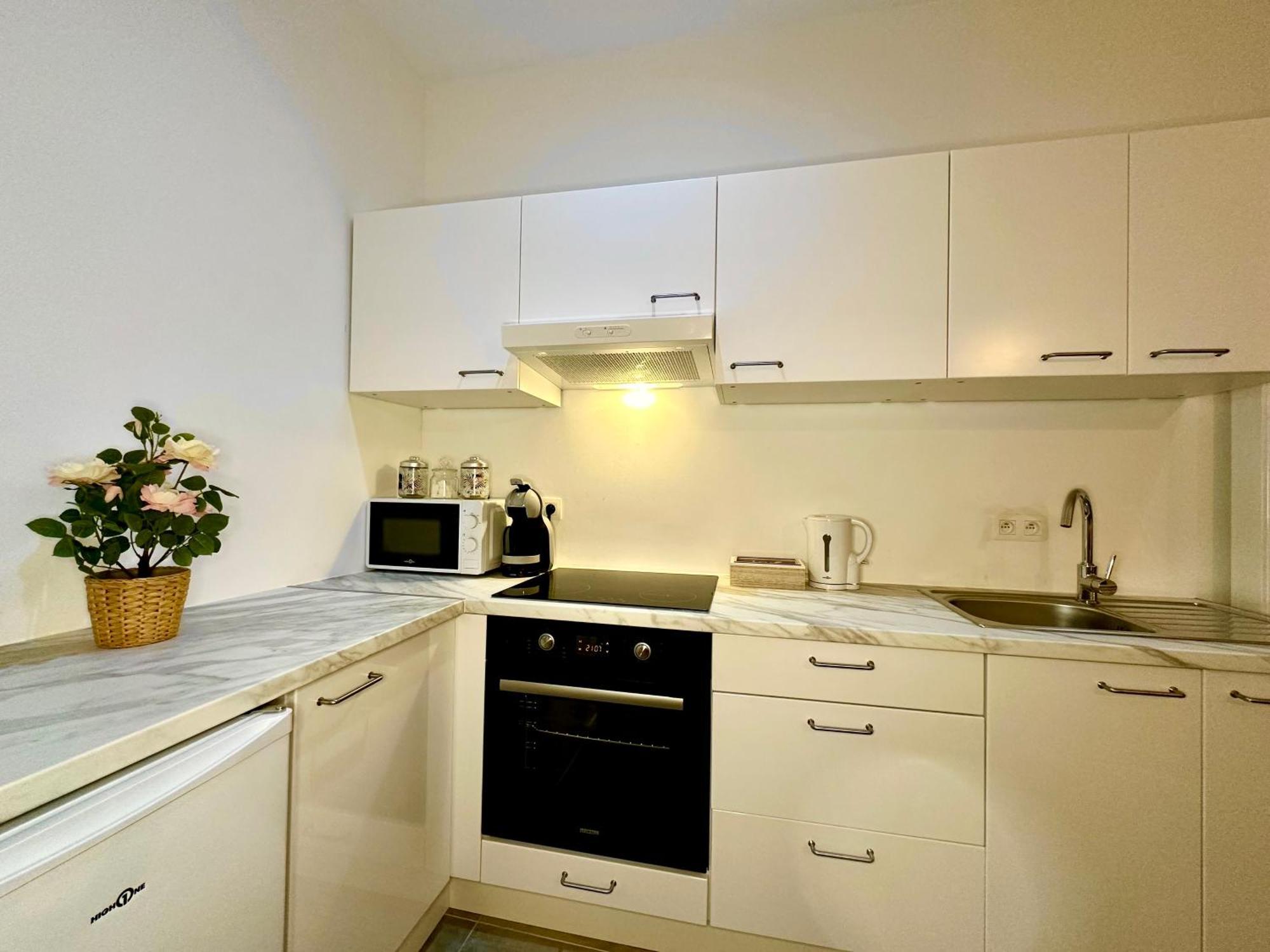 Luxury Suites Mons By Rikas Hotels 외부 사진